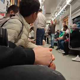 اولاً الاتنين دخلو ف وقت واحد والراجل الكبير قعد قبلها وهيا دمها اتحرق عشان كانت عايزه تقعد مكانو عشان قاعد ع الطرف ف كانت عايزاه يتحرك من مكانه وهوا قالها مش هقدر وهيا كانت بتتكلم ب نفس الطريقه اللي ف الفيديو كدا راحت اول كلمه قالتها انت راجل مهزء والراجل من غلبه قالها دا انتي قالتلو وانتي زباله وراجل وسخ وابن وسخه وفضلت تشتمه ب امه واي حد كان راكب ف العربيه عارف حاجه زي كدا ومش عايزه تسكت هيا قبل الفيديو دا يجي ب خمس دقايق هيا بتشتم فيه بس والراجل زي ما انت شايف لحد ما واحد ف اخر العربيه قالها خلاص يمحترمه راحت قالتلو انا محترمه غصب عنك ومش متقبله اي كلام تمام المهم راح جه الراجل الطويل دا كمان بيقول هوا مين اللي بيقول خلاص ف اللي قال الكلمه سكت رحت انا قايم قولتلو انا اللي بقول خلاص عايز اي قالي يعم دي واحده قولتلو متقولش عم انت اللي عم وشيلت ايدو من عليا وهوا جاب ورا المهم اني لقيت الست بتشتمني انا كمان ولو ركزت ف الفيديو انا كنت بقول يعني اي دين ام الراجل لان قبل الفيديو ما يتصور سبت للراجل الدين راحت قايلالي ودين امك رحت أنا ودي قولتلها دين امك ودين ام اللي جابك والرجاله قاعده ساكته وتصور والناس زعلانه علي رد فعلي انا هوا الراجل اللي بجد ف الزمن دا هوا اللي بقا معيوب يعني انا المفروض كنت فخدت ولا مسكت تليفون ف ايدي وصورتها دي الرجوله دلوقتي !ونقطه سب الدين انا مسبتش انا قولتلها اهو دين امك انتي انا ملعنتش الدين وإنسانه زي دي معندهاش لا دين ولا تربيه. 