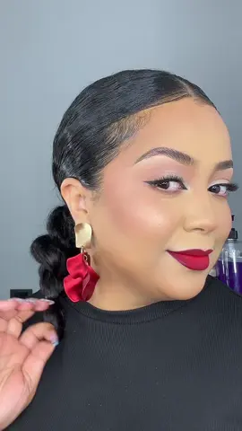 Red lipsticks are for turning heads without saying a word. #ethiopian_tik_tok #addisababa #makeuptutorial #grwmmakeup #makeuptips   