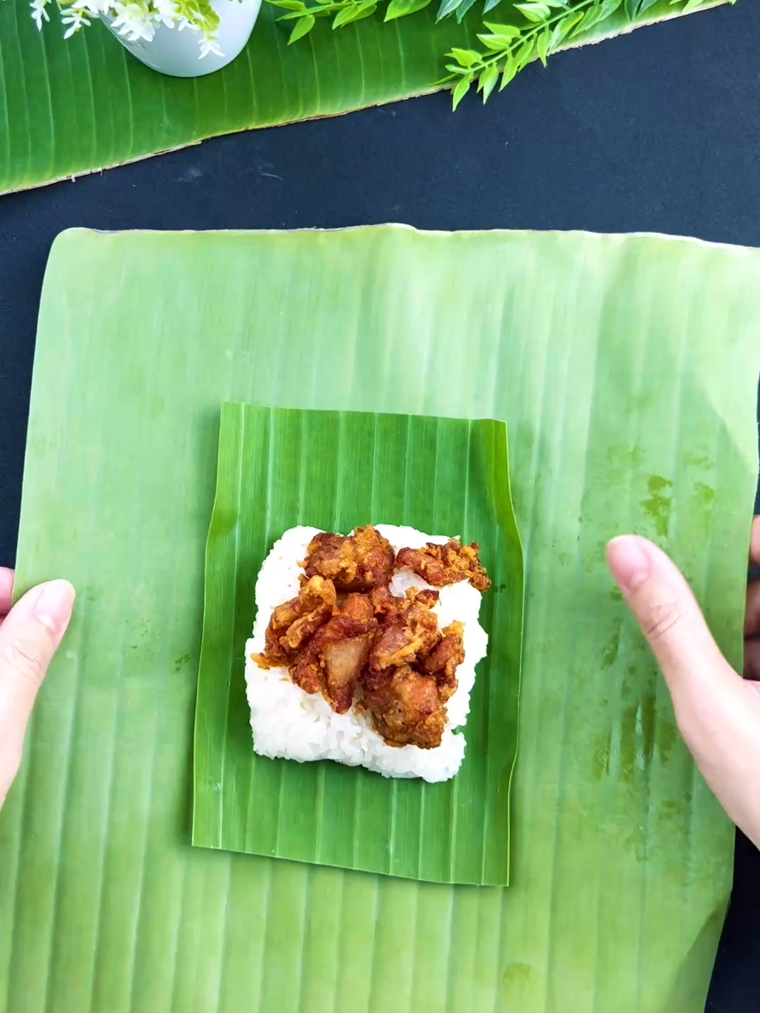 ห่อข้าวเหนียวหมูทอดด้วยใบตอง #DIY #ใบตอง