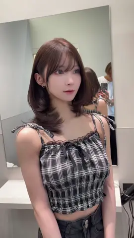 ミディアムレイヤー✖️グレージュカラー 長さ変えずにレイヤーメンテナンスしてカラーはブラウン味のあるショコラグレージュ！ #ショコラグレージュ #レイヤーカット #ミディアムヘア #ヘアカラー