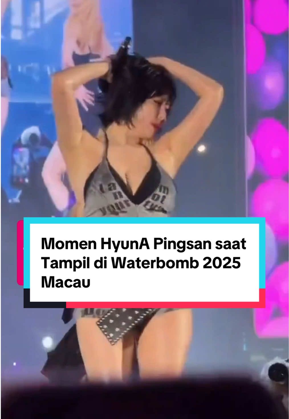 Omg!😱 penyanyi asal Korea, HyunA tiba-tiba pingsan di atas panggung saat tampil di acara Waterbomb 2025 Macau pada Minggu (9/11). Kejadian tersebut saat HyunA membawakan lagu “Bubble Pop!”. Hal ini sempat membuat fans cemas dan berspekulasi bahwa kejadian ini karena HyunA sedang menjalani diet yang ketat. Melihat kekhawatiran penggemar, HyunA menyampaikan permintaan maaf lewat media sosialnya. “Kalian semua sudah membayar untuk menonton pertunjukan itu, jadi aku minta maaf, sungguh-sungguh minta maaf,” ungkapnya.  Get well soonn, HyunA!🥺 __ #popbela #popbelanews #news #HyunA