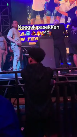 Negguk pasekken lek🤣#stasiun🚂 #stasiontop10surabaya #surabaya #tp2lt6sby #masukberanda 