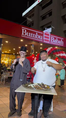 Korang biasa makan atau tak pernah makan nasi padang ? Ni haa kat Hang Tuah Mall Melaka ada outlet @bumbubabah_hq  diorang ada 40 lebih outlet seleruh malaysia tau ! restoran ni @Ajak Shiro yang punya ! Mari lah support beliau geng #fyp #fypシ 