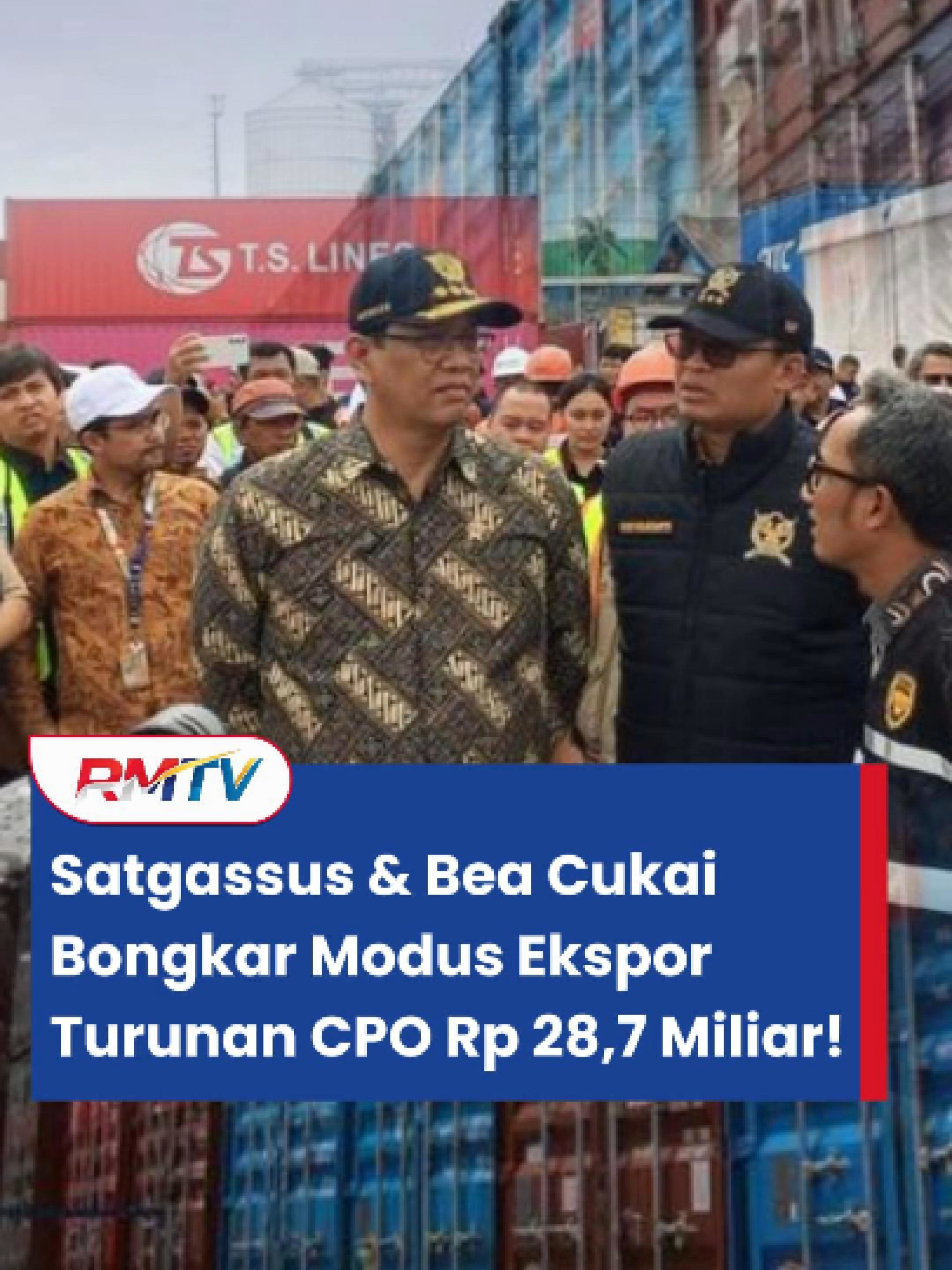 Satgassus Optimalisasi Penerimaan Negara Polri bersama Ditjen Bea dan Cukai mengungkap dugaan pelanggaran ekspor turunan crude palm oil (CPO) oleh PT MMS. Temuan ini berawal dari lonjakan 278% ekspor komoditas fatty matter yang dinilai tidak wajar. Analisis statistik antarnegara kemudian dilakukan menggunakan metode mirroring untuk memastikan adanya kejanggalan laporan ekspor. Hasil pemeriksaan laboratorium dari tiga lembaga berbeda menunjukkan bahwa komoditas yang dilaporkan bukan fatty matter sesuai aturan dalam Permenperin Nomor 32 Tahun 2024. Produk fatty matter sejatinya bebas bea keluar dan tidak masuk ketentuan larangan ekspor. Indikasi kuat pelaporan ini dilakukan untuk menyiasati pungutan pajak ekspor dan bea keluar. Pemeriksaan lebih lanjut mengungkap bahwa isi kontainer merupakan campuran produk turunan kelapa sawit yang seharusnya terkena pungutan sesuai ketentuan. Aparat menduga adanya upaya penyelundupan dengan memanfaatkan celah regulasi pelaporan barang, sehingga berpotensi merugikan keuangan negara dalam jumlah signifikan. Sebanyak 87 kontainer dengan total berat 1.802 ton senilai sekitar Rp 28,7 miliar berhasil disita di Pelabuhan Tanjung Priok. Polri dan Bea Cukai kini mendalami modus operandi kasus ini karena dugaan praktik pemberitahuan tidak sesuai yang dilakukan secara berkala. Penindakan lanjutan akan terus dilakukan untuk menutup potensi kebocoran penerimaan negara dari sektor ekspor. #CPOGate #FattyMatterIlegal #EksporIlegal #SatgassusPolri #BeaCukaiAwasi #PajakBocor #ManipulasiEkspor #MafiaSawit #CelahRegulasi #KontainerDitahan #TanjungPriokWatch #PengungkapanKontainer #SelamatkanPenerimaanNegara #kebocorankapal  #PurbayaTrending #PurbayaUpdate #PurbayaIssue #PurbayaHotTopic #PurbayaWatch #PurbayaAlert #PurbayaBergerak