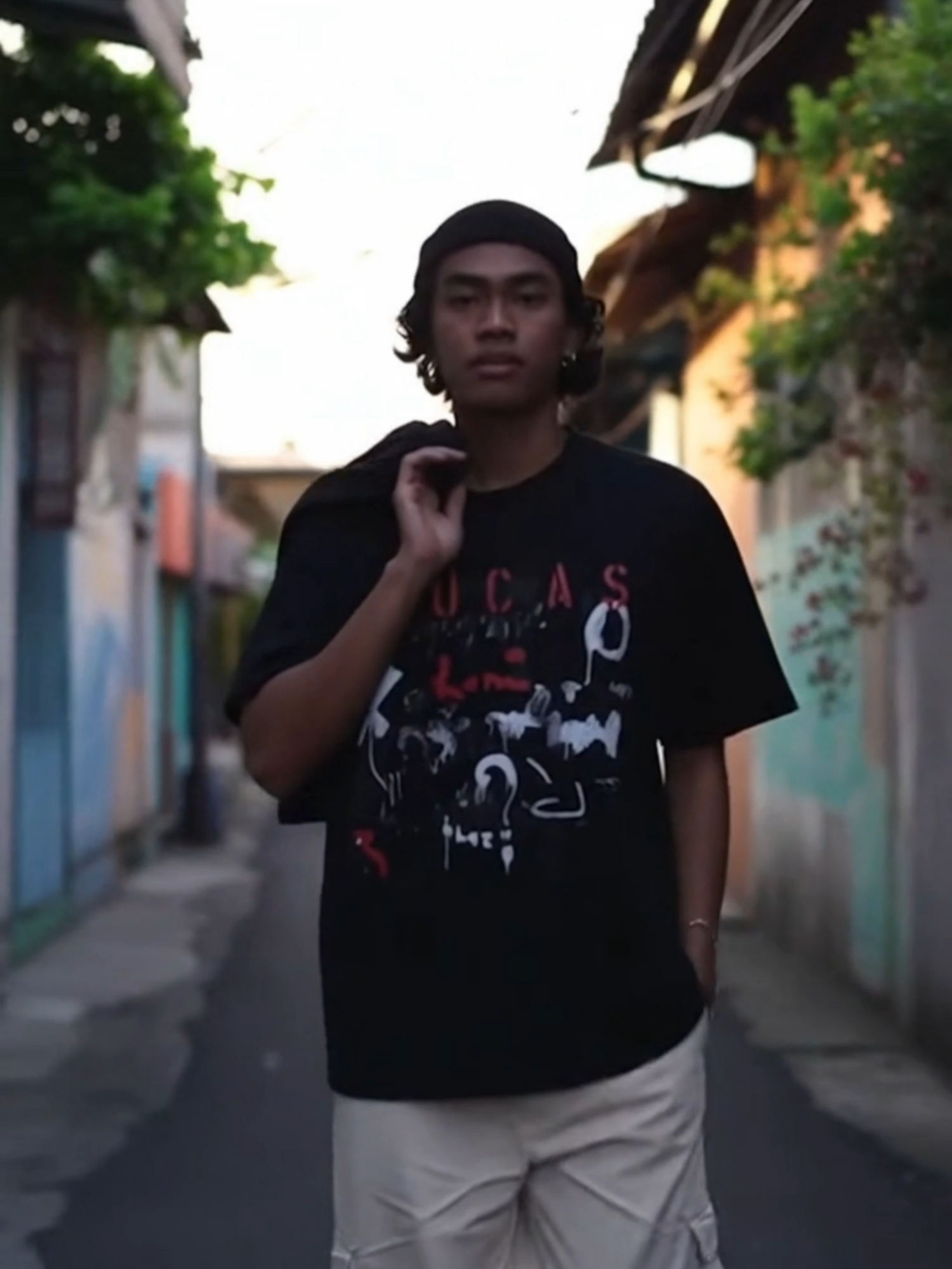 💥 Kaos loose fit ini nyaman banget buat kamu yang aktif bergerak seharian 💥#kerenbanget #kaos #keren