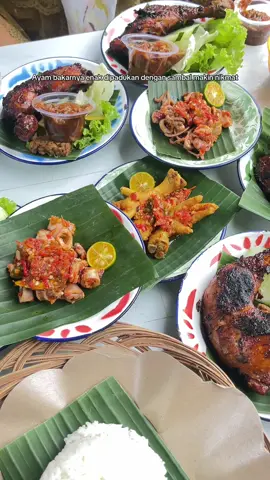 Edisi kulineran di Nasi Berkah Mba Hayang 🍽️🤩😍 Buat kamu yang mau kulineran di Bengkulu pastinya ga cukup sehari dong yaa~ 🫵🏻 Ini dia rekomendasi tempat nginap super nyaman, bersih, dan fasilitasnya lengkap serta dekat dengan pusat kota dan kuliner.  📍Sans Stay Manlie Hotel & Residence  🏩 Kebun Dahri, Kec. Ratu Samban, Kota Bengkulu Pesannya lebih mudah via aplikasi RedDoorz dan pake kode promo “YUKNGINEP” ✨👌🏻 Yuk Booking di Aplikasi RedDoorz sekarang!  #RedTravelers #BerkeSANS #RedDoorz #BukaSemuaPintu #reddoorzid      