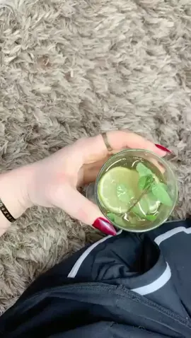 واللـى تـنكفى مـاعاد اتجـي مامليــا 🫗.