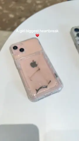 Ohh 13 pink, ganti 17 gak ada yg pink😭😭😭😭😭 . #caseiphone #iphonecase #iphone17 #pink 