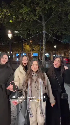 girls trip every month 🕺💜😝 #paris #fyp #besties #girlstrip 