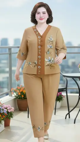 Một món quà nhỏ, nhưng đủ để mẹ cảm nhận được tình yêu từ con Bộ lụa bà lai in hoa – mềm mịn, mát nhẹ, từng đường may tinh tế giúp mẹ thêm sang, thêm trẻ. #dobotrungnien #Thoitrangtrungnien #thoitrangbigsize #MacDepMoiNgay #xuhuong 