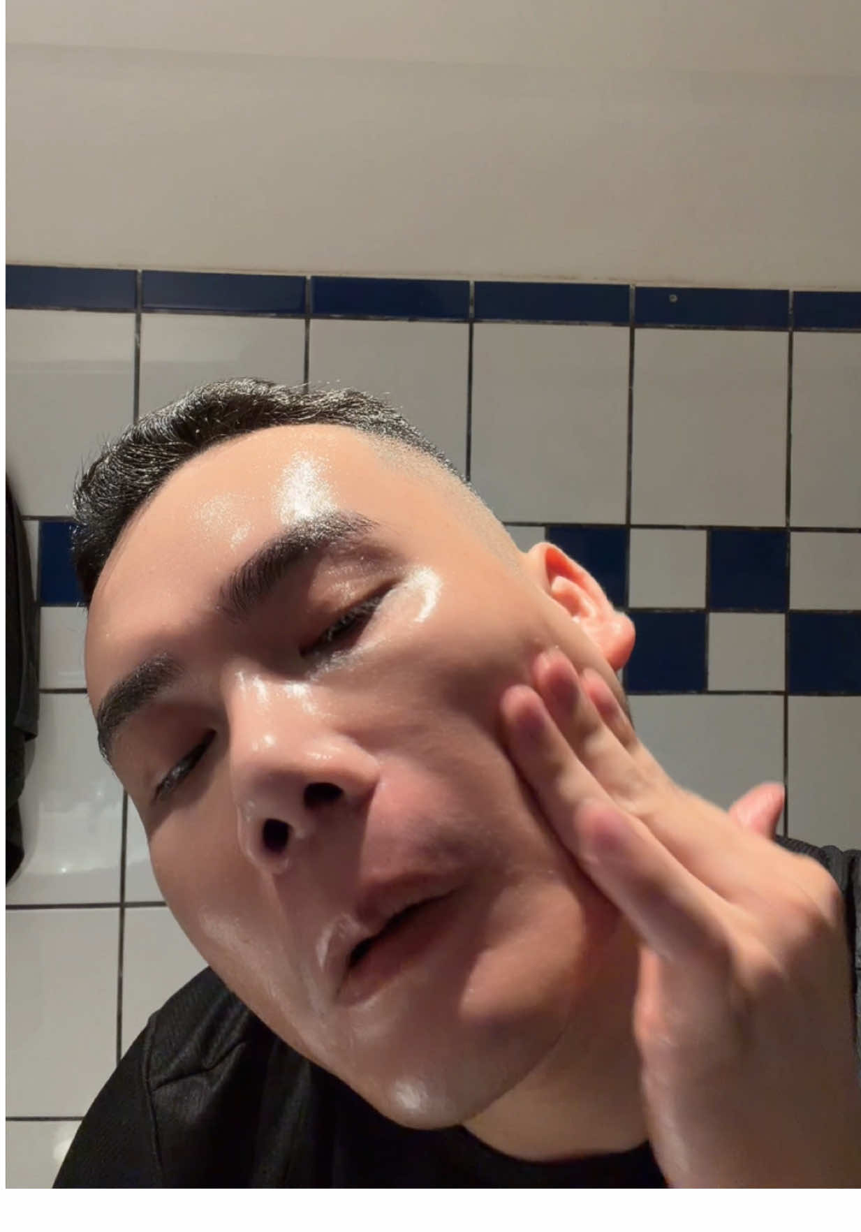 - Sáp tẩy trang Suiskin, dùng rất là mềm da - Sử dụng xong nhớ rửa tiếp với sữa rửa mặt và xả kỹ lại với nước nha các chị #cohocchamda #cunghocchamda #chamsocda #suiskinbalm #suiskin 