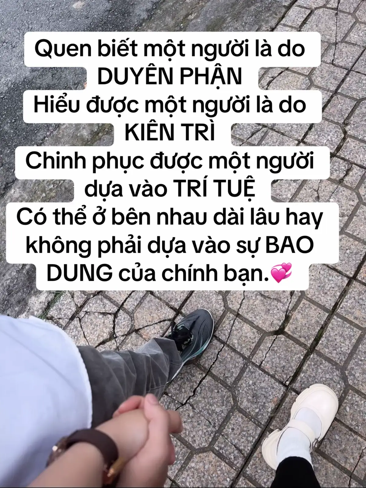 ☘️Cứ hết lòng trước đã, việc còn lại phụ thuộc vào nhân duyên cả thôi. Chúng ta phải tin rằng hạnh phúc sẽ đến, có ai đó đang chờ đợi mình phía trước. Chỉ là, duyên chưa đúng lúc, người cần gặp chưa phải gặp, nhất định sẽ đến vào thời điểm đẹp nhất mà... Cứ kiên trì một chút, nhẫn nại một chút, ai rồi cũng ấm êm...☘️💞 #tinhyeu #honnhan #giadinh #fyp #💞 
