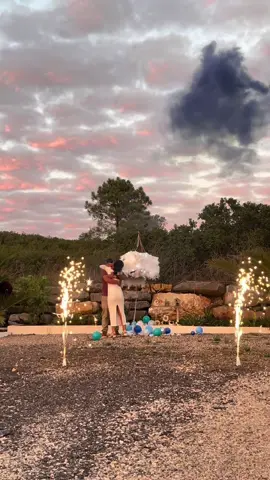 Replying to @Amanda Melo  dos dias mais felizes da minha vida, tudo perfeito como sempre sonhei, e no meio de um mês de novembro chuvoso fomos abençoados por um dos pores do sol mais bonitos que já vi e um dia fantástico, obrigada a todos os que estiverem presentes, fizerem deste dia muito especial ❤️ fica aqui a tão esperada revelação 🤍 #foryou #fyp #twins #pregnant #genderreveal 