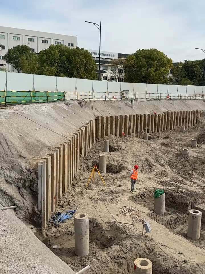 Công trình xây dựng mới sẽ sẵn sàng khởi công vào tháng 11. #Công nhân xây dựng #Công trường xây dựng #Đang xây dựng #Công trường xây dựng #Xây dựng #Vật liệu xây dựng #Cuộc sống hàng ngày của công nhân xây dựng #Cải tạo xây dựng #Tiến độ cải tạo #Ảnh chụp thực tế công trường xây dựng