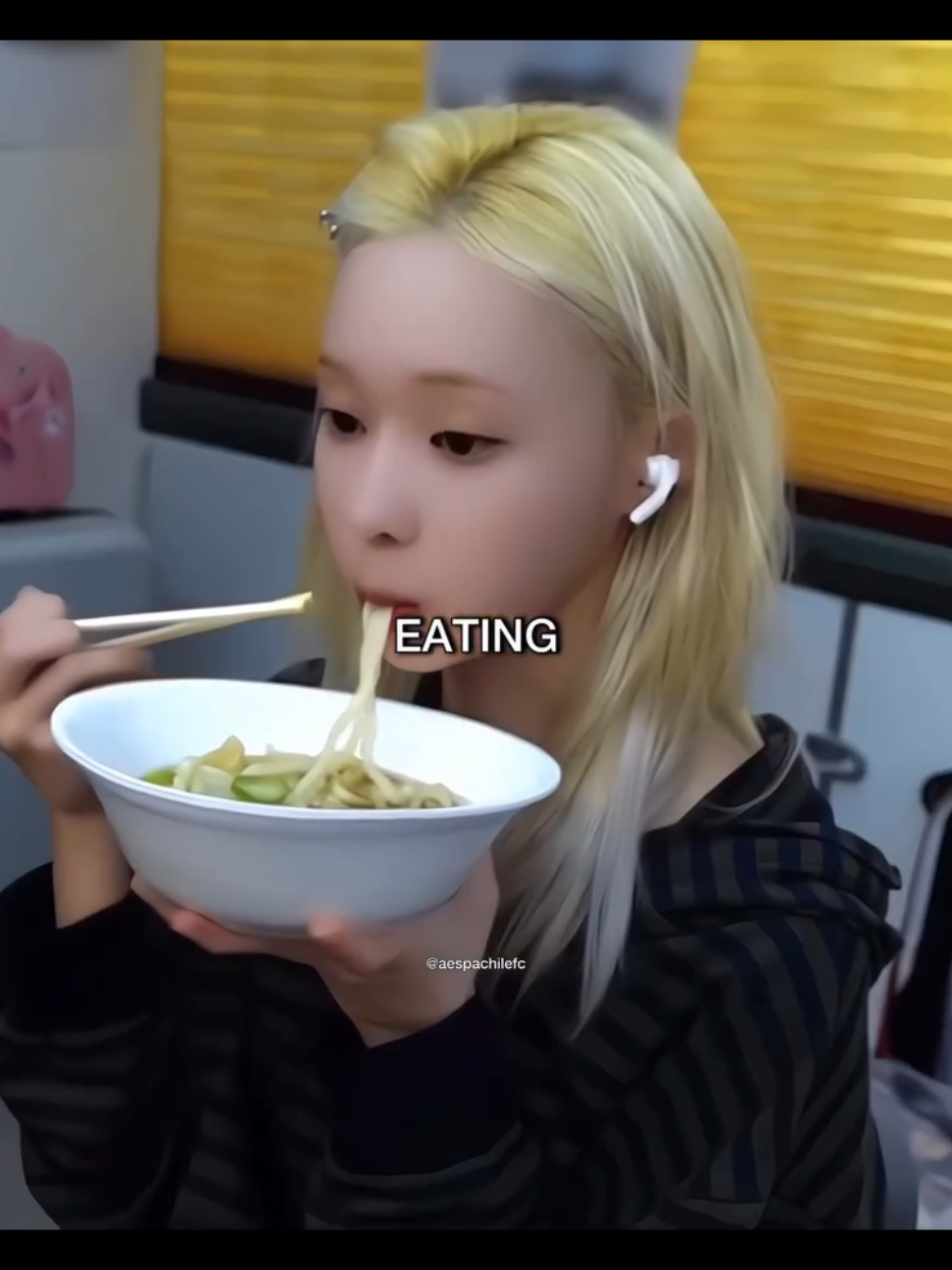 enjoy the food🕶️ #jiminjeong #ningselle #aespa #wlw #foryou  cr: @aespachilof on ig