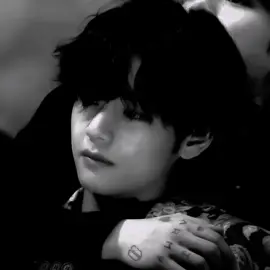 TUJE CHAHTA HU TU KIA KHATA KI HAMNE ? IK TERE LIYE DUNYA BHULA DI HAM NE TUM PHIR BHI DEKHTY HO SHIKAYAT HAM SE SAJDON MN TUJE PANE KI DUA KI HAM NE❤️‍🩹🥺 #asad_poetry5 