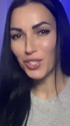 Будьте собой! Делайте сумашедшие поступки, живите так как хочется…Когда начинаешь жить для себя, делать то, что нравится, — все остальное в мире подтягивается, чтобы соответствовать. Все очень просто: если душа и разум пребывают в согласии, остальное налаживается автоматически.