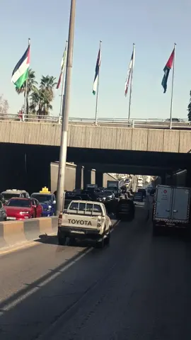 الإحتواء ليس أن تطيل البقاء بل أن تجيد الحضور 🫡