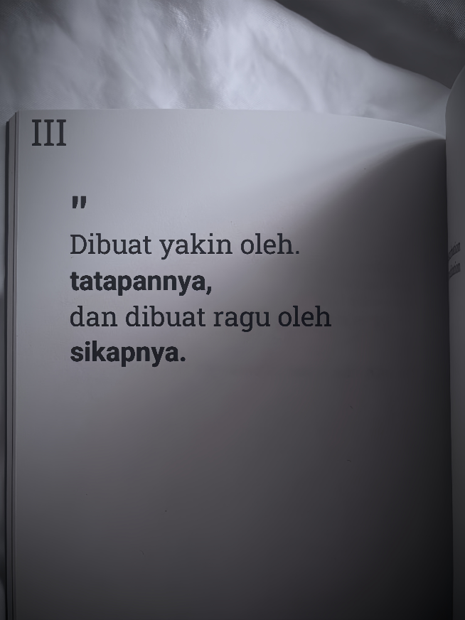 | Cinnamon girl🥀.                                 -yakin karena tatapannya namun ragu oleh Sikapnya🥀.                           #songs #lyrics #cinnamongirl #katakata #xyzbca 