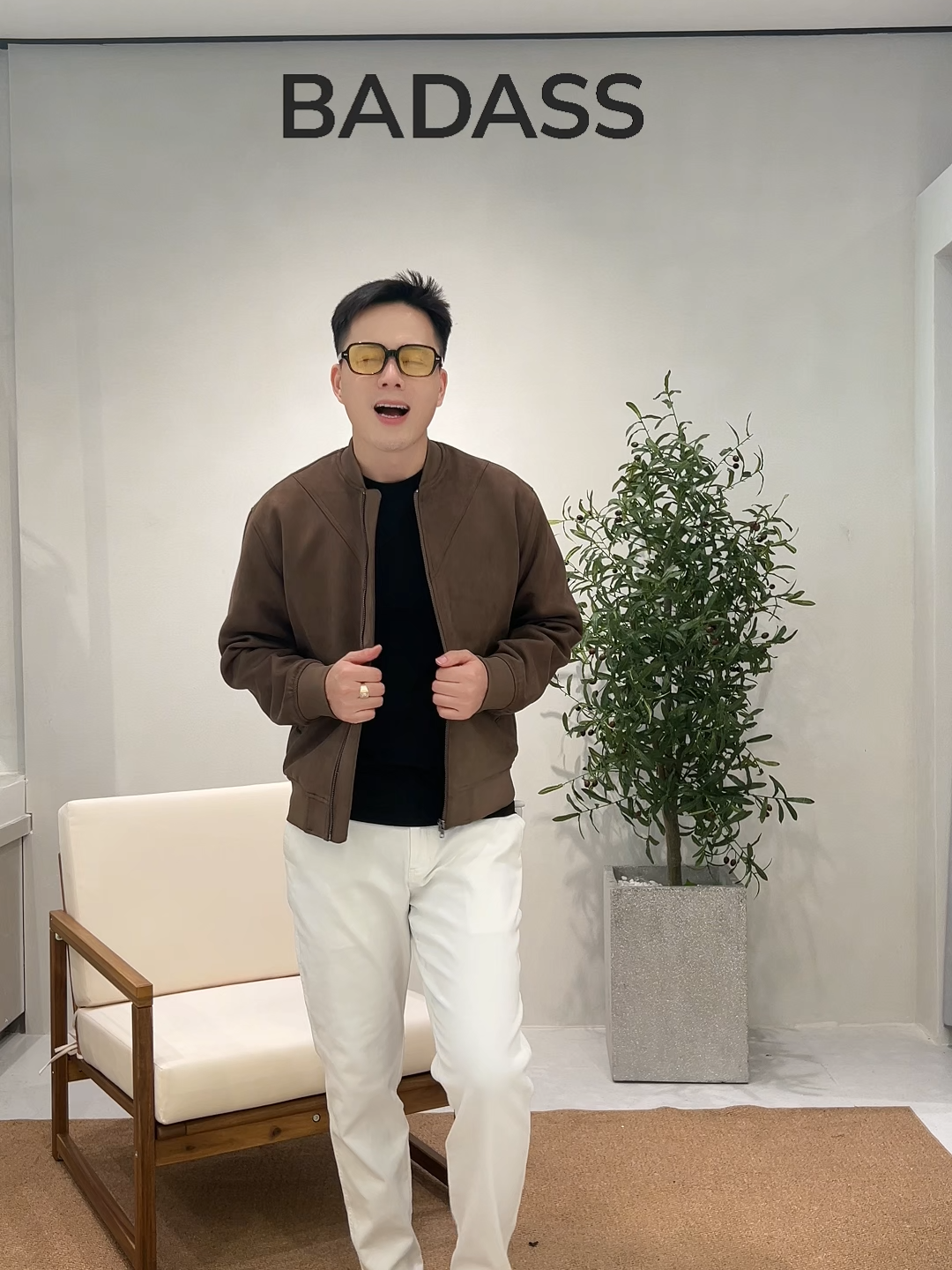 Muốn sang muốn đẹp thì cứ áo khoác da lộn cổ bomber mà diện anh em nhé #badass #aokhoacnam #aokhoacdalon #aokhoacbomber