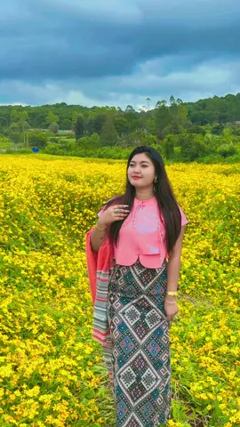 ကလိုက်ဦးမယ်😆#တင်လို့မပီးတော့ဘူး😐🖤 #ချစ်တဲ့စိတ်လေးနဲ့ကြည့်ပေးပါနော်😘😘😘😘 #အသဲလေးတော့ပေးသွားနော်😍 