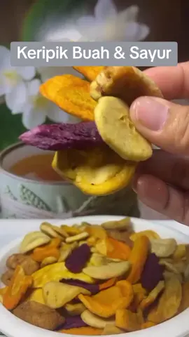 Keripik mix buah dan sayur . . .  #keripikmixbuahsayur #keripikbuahsayurenak #rekomendasikeripikbuahsayur 