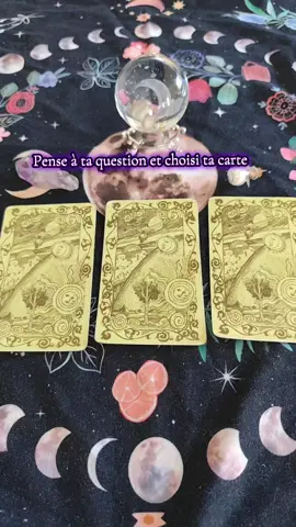 Pose ta question et choisi ta carte. Tirage détaillé en privé  www.atelierdesluz.com #tirage #reponsequestion #cartomancie #guidance 