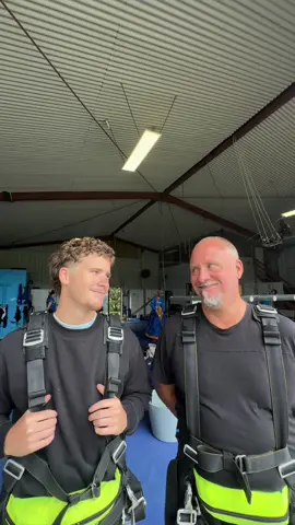 First person to “67” falling from the sky @Hudson quig   #fyp #skydiving #67 #fakesituation #safeactions 