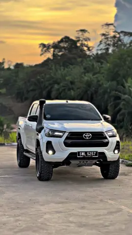 🤍#fyp #hilux #4x4 #borneostyle⚡ 
