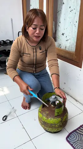 Antisipasi kebocoran gas sejak dini, jangan kompromi supaya dapur lebih aman dan rumah jadi nyaman. 