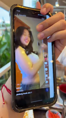 halal ko kita buang hp nya guys🙏🏻