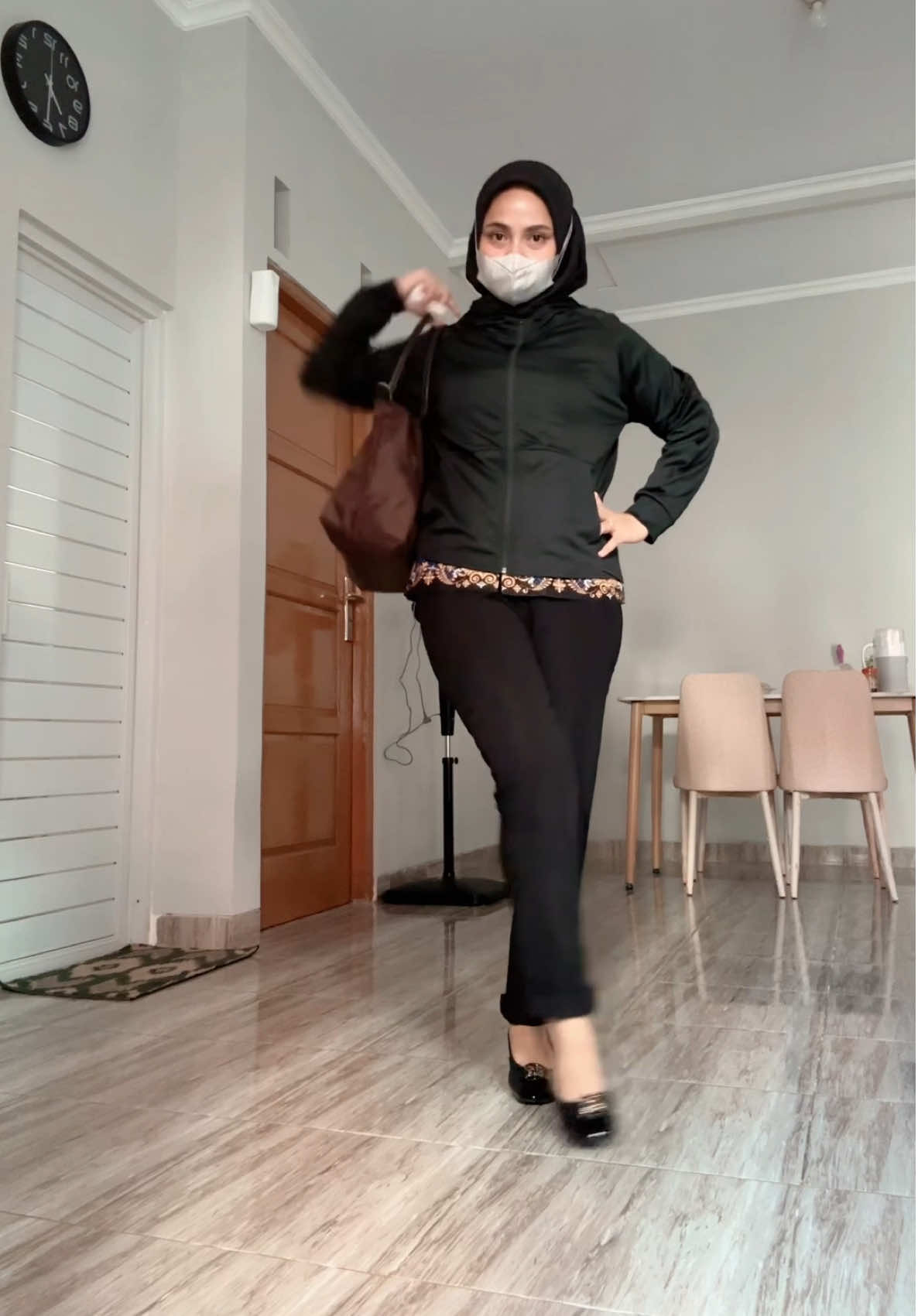 just a little slice of my lifeee. day one dengan redlinee😩