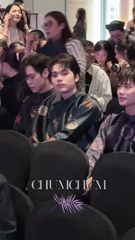 Dàn Tân binh toàn năng xuất hiện chúc mừng thầy Soobin với nguyên cây áo dài ở họp báo ra mắt MV Mục Hạ Vô Nhân của Soobin Hoàng Sơn #chumchum #bimatvbiz  #soobinhoangson #soobinhoangsonbychumchum #muchavonhan