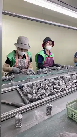 Bộ phận gia công bavia tháng 12-14tr . Các cô , các bà còn làm được thế nên mọi người đừng ngại vất vả #getac #dudenvlog #ducnhom #xuhuongtiktok #diecasting 