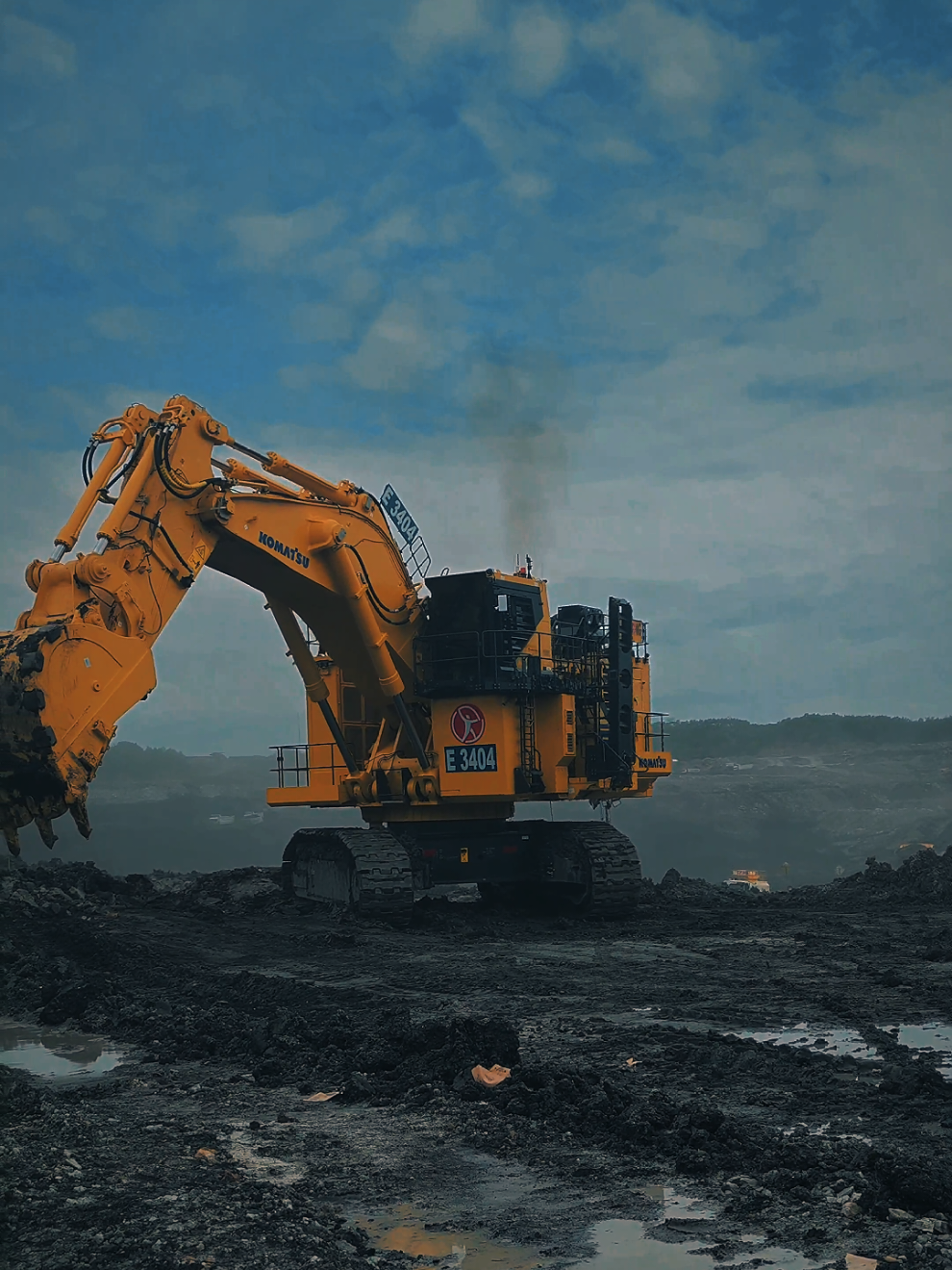 Bukan terbesar tapi terganteng untuk saat ini Excavator komatsu  PC 3401, 3402, 3403, 3404👷🏼‍♂️ #tambangbatubara #excavator #fyppppppppppppppppppppppp #tambangbatubarakalimantan 
