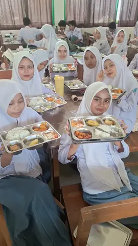 Makan Bergizi Gratis #mbg  #makanbergizigratis  #prabowo  #anakSMA 