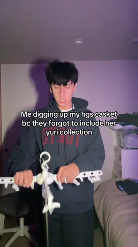 She cant see without her yuri😖 #fyp #foryoupage #fypシ゚ #relatable #yuri 