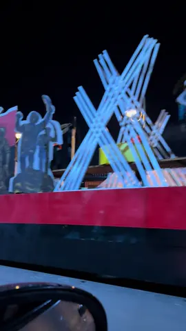 🇺🇦⬇️ Angola está a preparar-se ativamente para a grande celebração do Dia da Independência, que será já amanhã! 🇦🇴 Este ano a data é especial — 50 anos de independência! Em alguns lugares já se podem ver decorações festivas, e no centro da cidade decorre um concerto dedicado a este evento. —— Ангола активно готується до великого свята — Дня Незалежності, який відбудеться вже завтра! 🇦🇴 Цього року дата особлива — 50 років незалежності! Подекуди вже можна побачити святкові декорації, а в центрі міста проходить концерт, присвячений цій події.  #luandaangola😍🇦🇴 #50anos #ukraine🇺🇦 #tiktokangola #DiadaIndependência