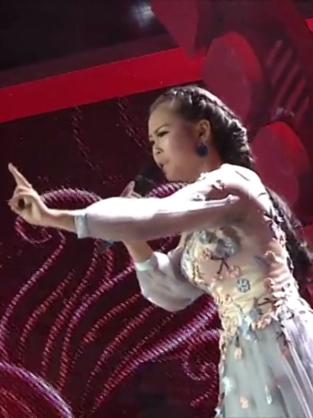 Cincin Kepalsuan Selfi Yamma Penjiwaan Yang Menyentuh Hati Penonton dan Dewan Juri Full SO#viralvideo #fypvideoviral #videoviraltiktok #fyp #fypviralシ #da7 #da7indosiar #daasia #selfiyamma #selfiyamma07 #selfiyammalida #selfidaa4