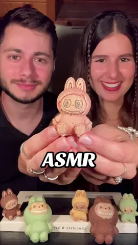 לבובו asmr 🤫  #אורטולדנו #לבובו #asmr #labubu  הטעים ביותר זה חד משמעית השוקולד חום במילוי נוגט עוגיות 🙌  של אלה האלופה שהייתה בכרישים והגשימה לי פה חשק עז @The Chocolate Workshop 