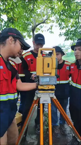 #CapCut #proyek #surveyor #konstruksi #kerjalapangan 