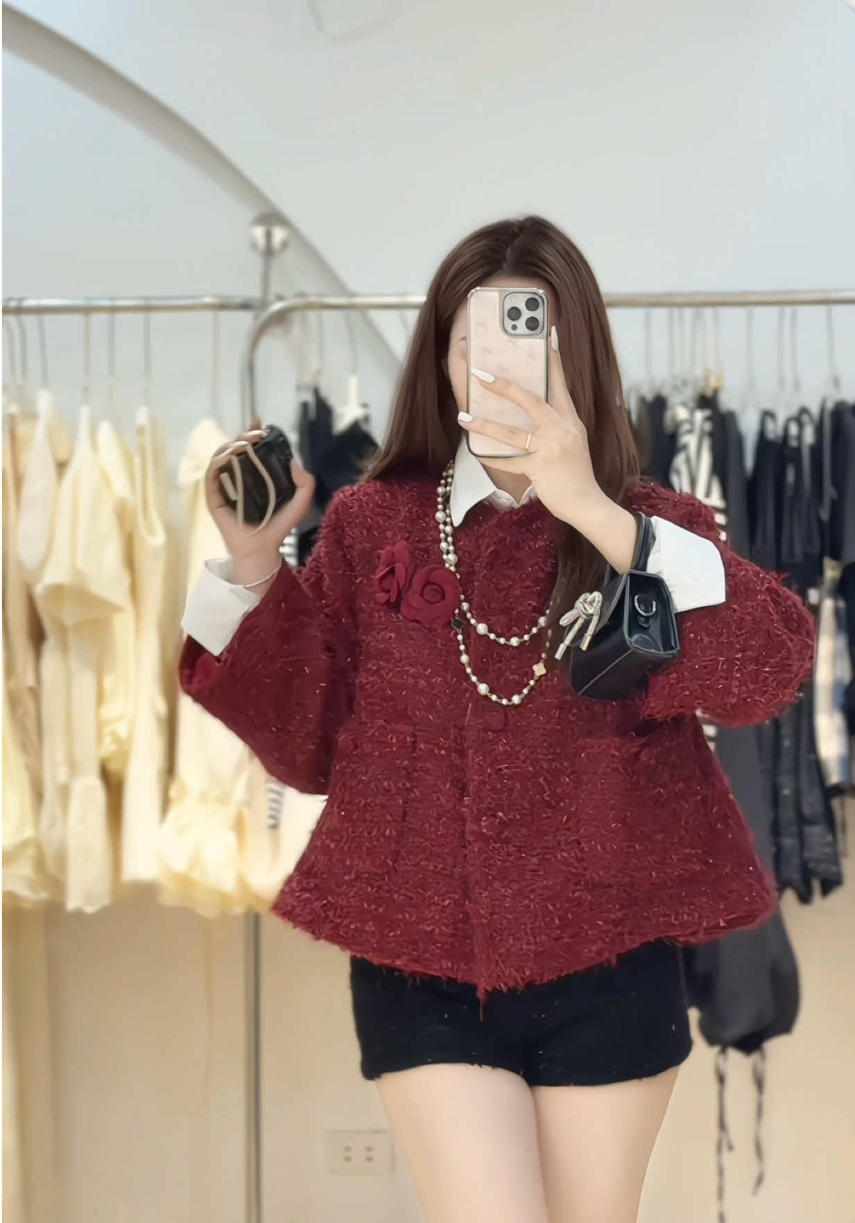 Áo đỏ quá mê 😁