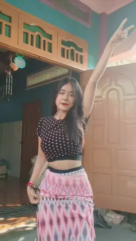 ထမိန်ကကျပ်နေတော့လှုပ်မရ🙂#တလွဲတွေပါကွာ🤣 #ဒီတစ်ပုဒ်တော့fypပေါ်ရောက်ချင်တယ် 