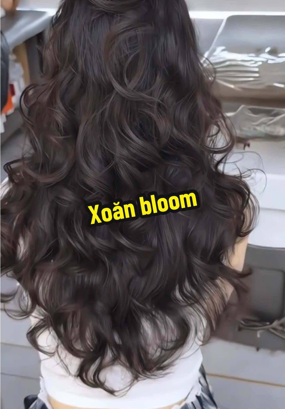 Uốn lạnh, lọn xoăn tự nhiên như không uốn chút nào. ❄️🤫 #queenhairsalonq7 #lamtocdepq9 #uontocdep #xuhuong #viral 