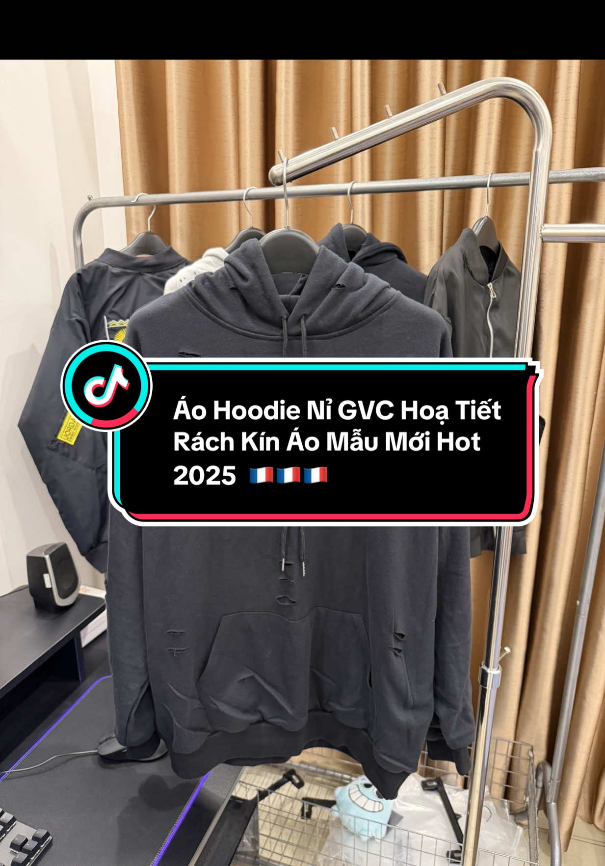 Về Thêm Siêu Phẩm Áo Hoodei Nỉ GVC Hoạ Tiết Rách Kín Áo Mẫu Mới Hot 2025 🇫🇷 . Em Về Đủ Size M L XL Cho Anh Em Săn Hàng Sớm Trước Không Khí Lạnh Nhé 🥶❄️ . Hàng Cực Chất - Full Tag Mà Giá 1xx Tội Gì Ko Băm Anh Em 😋 . Anh Em Mua Hàng Ấn Vào Giỏ Hàng TiKTok Em Nhé 🛍️🛒#aohoodiegivenchyrach#hoodiegivenchy#givenchy#hot 
