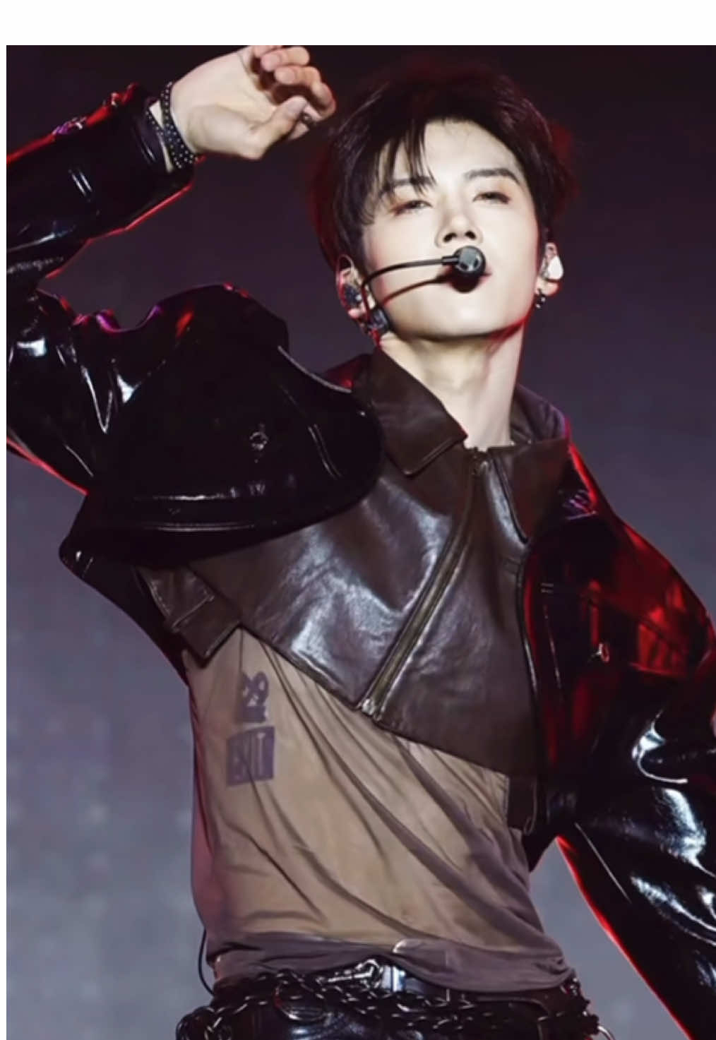 ตามกันมาตั้งแต่ตัวน้อยๆ ผ่านมาไม่กี่ปี เธอร้อนแรงขนาดนี้เชียวรึ ฉันปักโพพี่สาวนะเนี่ยใจไม่ค่อยจะดีเลย เล่นกับใจพี่ตลอดเลยอ่าาา🤣🤣🤣#🐼🍬ศิลปินคนโปรด🍬🐼 #เหยียนอัน闫桉 #เหยียนอัน #闫桉 #yanan 