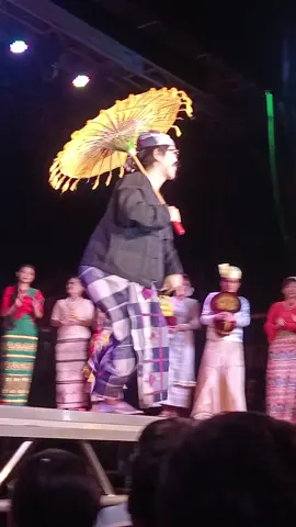 ဦးရွှေရိုးနဲ့ဒေါ်မိုး ချစ်စရာလေး😍🤍#မာရဝိဇယဘုရား🙏 #မြို့ရွှေမန်းသားဖိုးချစ်ကတဲ့ဇာတ်အလှသဘင် #ရောက်ချင်တဲ့နေရာရောက်ကွာ😍🤗🤗😅😅 