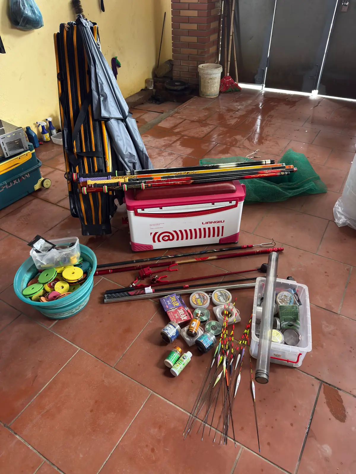 Thanh lý cho ae bộ như ảnh bộ như ảnh ae nhặt j ib em kb zl 0869014ooba Thùng lq 45l Cần 11m yg max x2 9m tề thiên đại thánh  81 mc  72 vương quyền  54 ma thú 4 Gác hố đấu vảy trục mồi ra cần  Bao cần ba ngăn ô phao  Hương liệu câu đen cỏ trục thẻi phụ kiện tất như ảnh ae múc j lẻ hết .#thumuađồcâucũ #đồcâucũ #thùngđài #giaitringoaitroi #phụkiệncâucá 