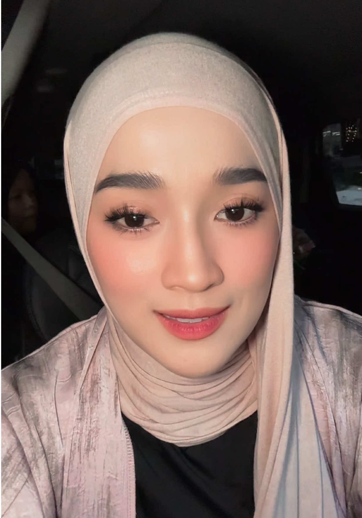 Yang di belakang sibuk banget 👉🏻👈🏻