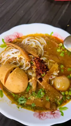 စမူဆာကြီးစားမလား#myanmartiktok🇲🇲🇲🇲 #foryoupage #fyp #နည်းတာကြီးမဟုတ်ဘူးကွာ😂😂 